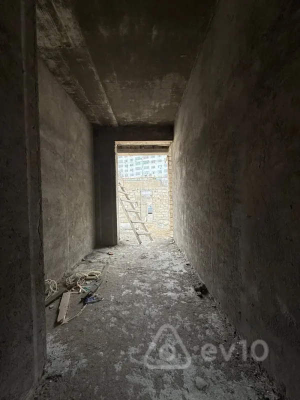 Satılır 4 otaqlı həyət evi 240 m²