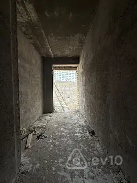 Satılır 4 otaqlı həyət evi 240 m²