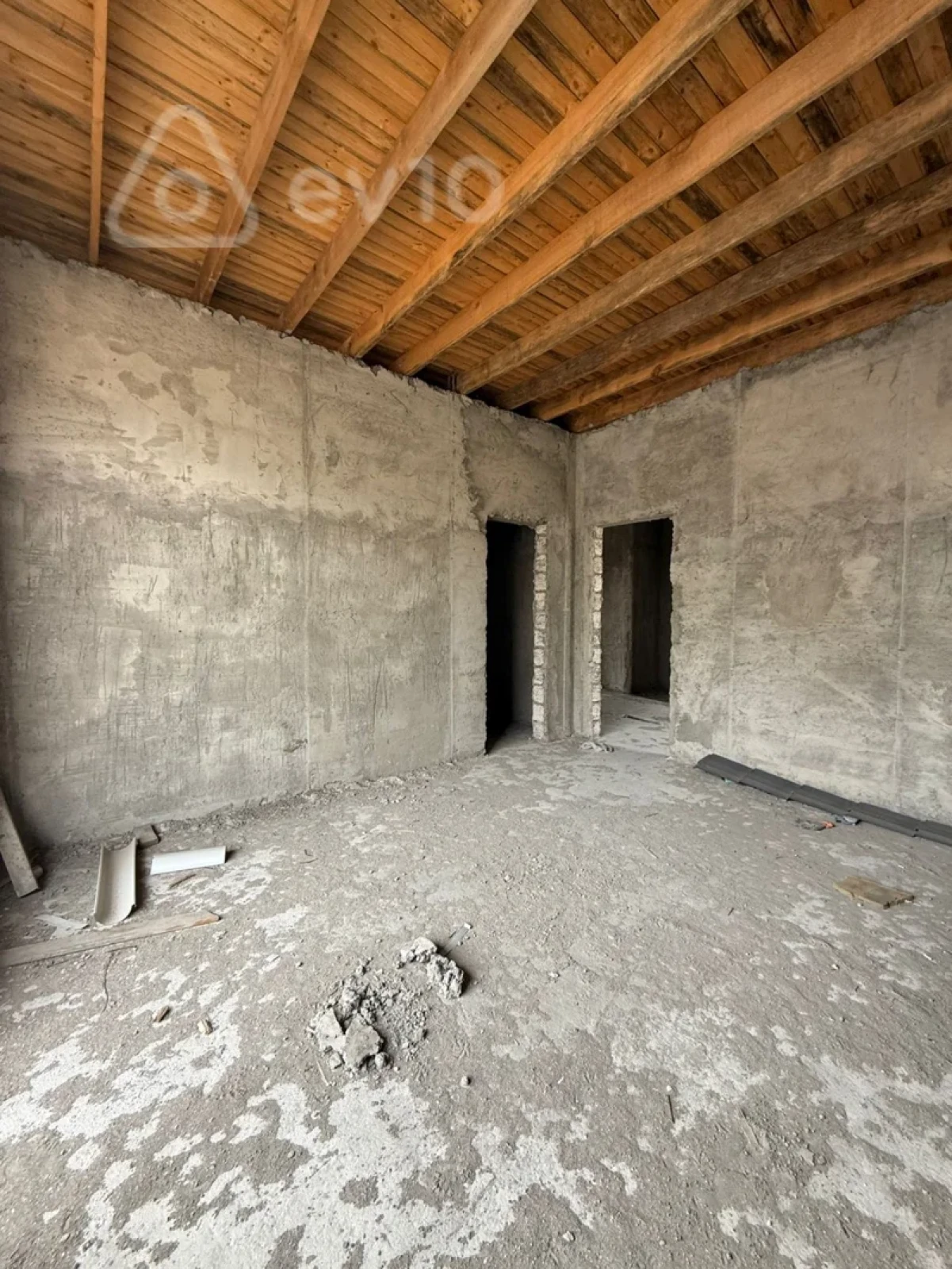 Satılır 4 otaqlı həyət evi 240 m²