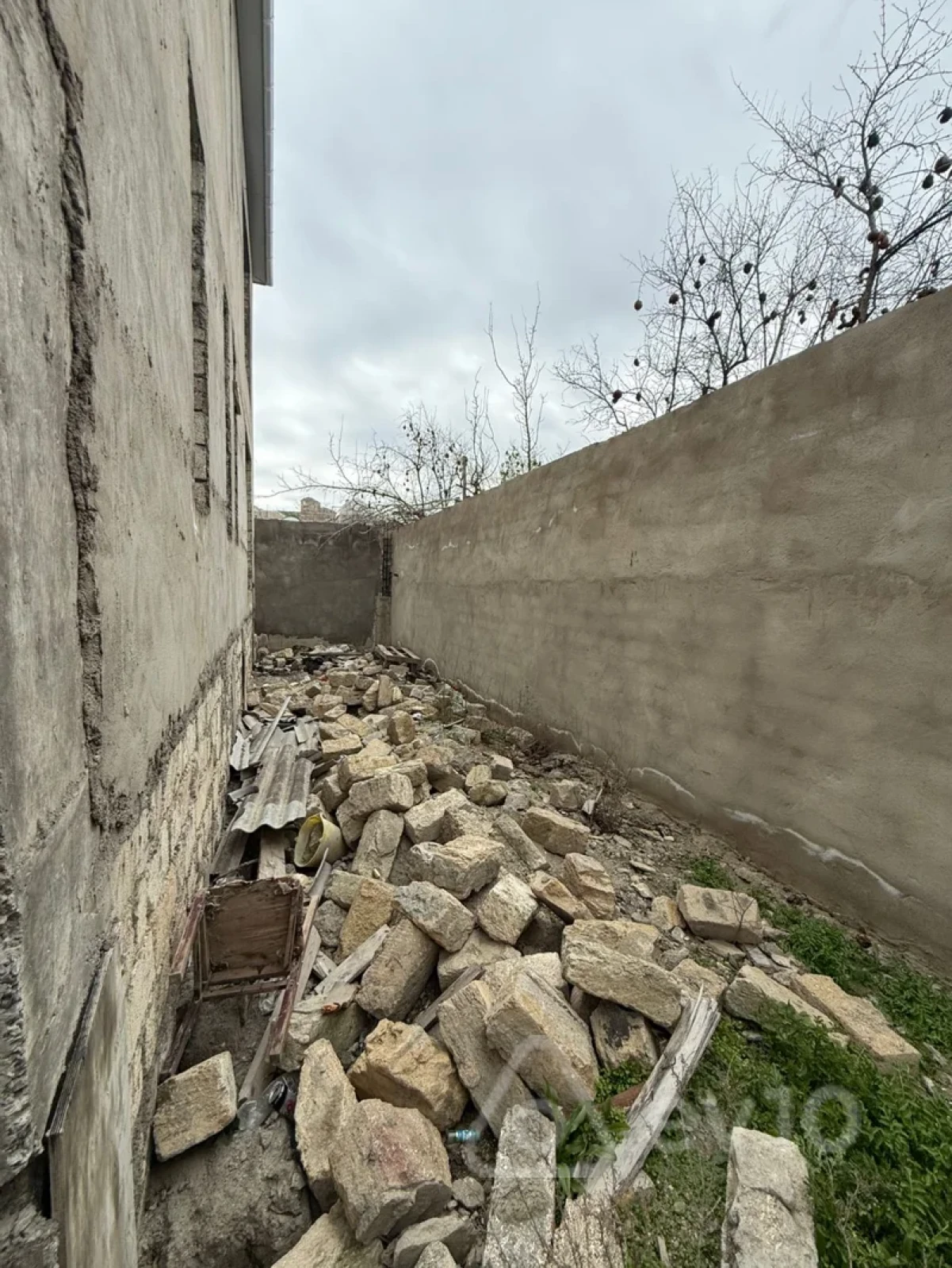 Satılır 4 otaqlı həyət evi 240 m²