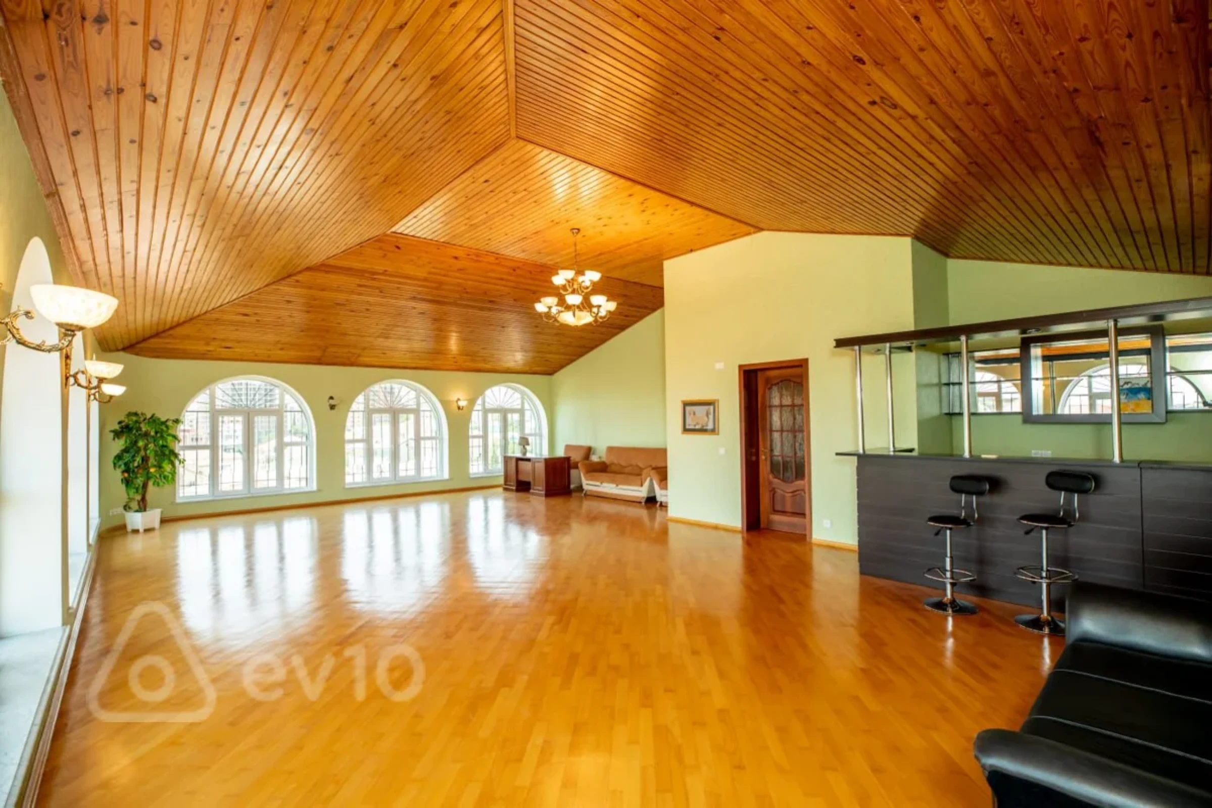 Satılır 6 otaqlı həyət evi 404.7 m²