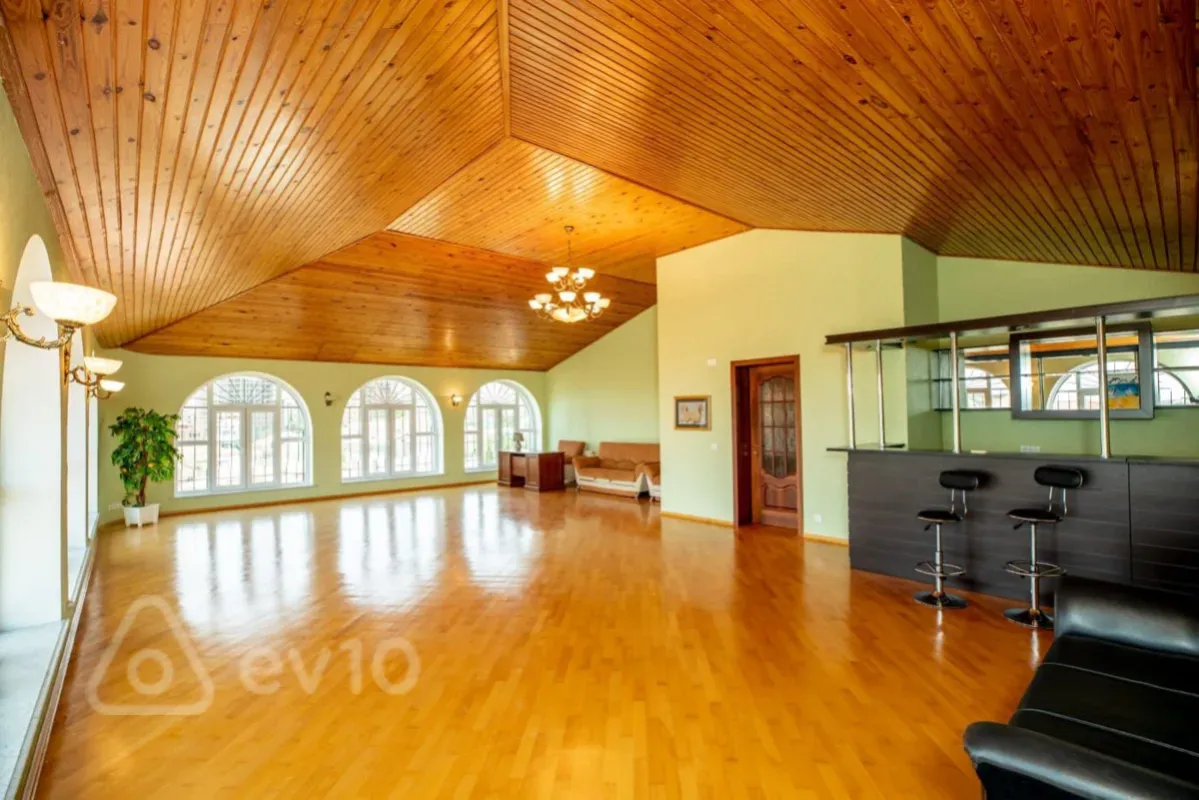 Satılır 6 otaqlı həyət evi 404.7 m²