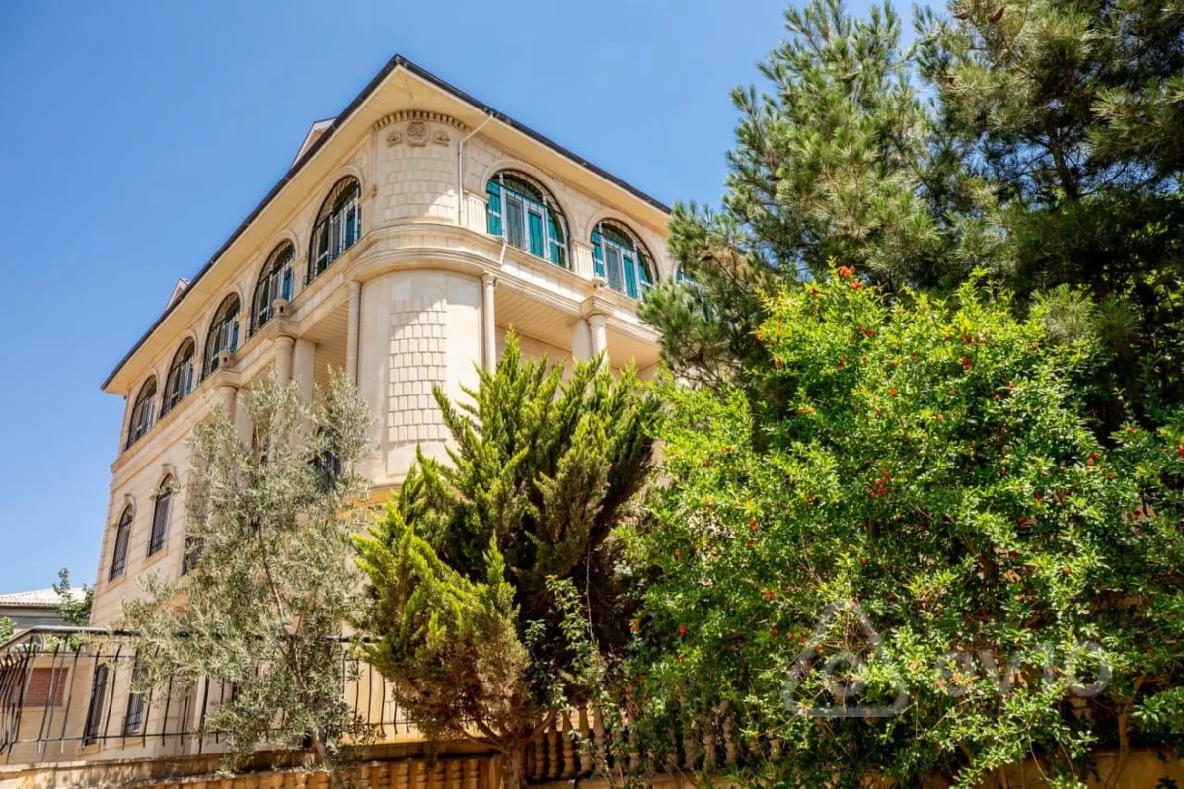 Satılır 6 otaqlı həyət evi 404.7 m²