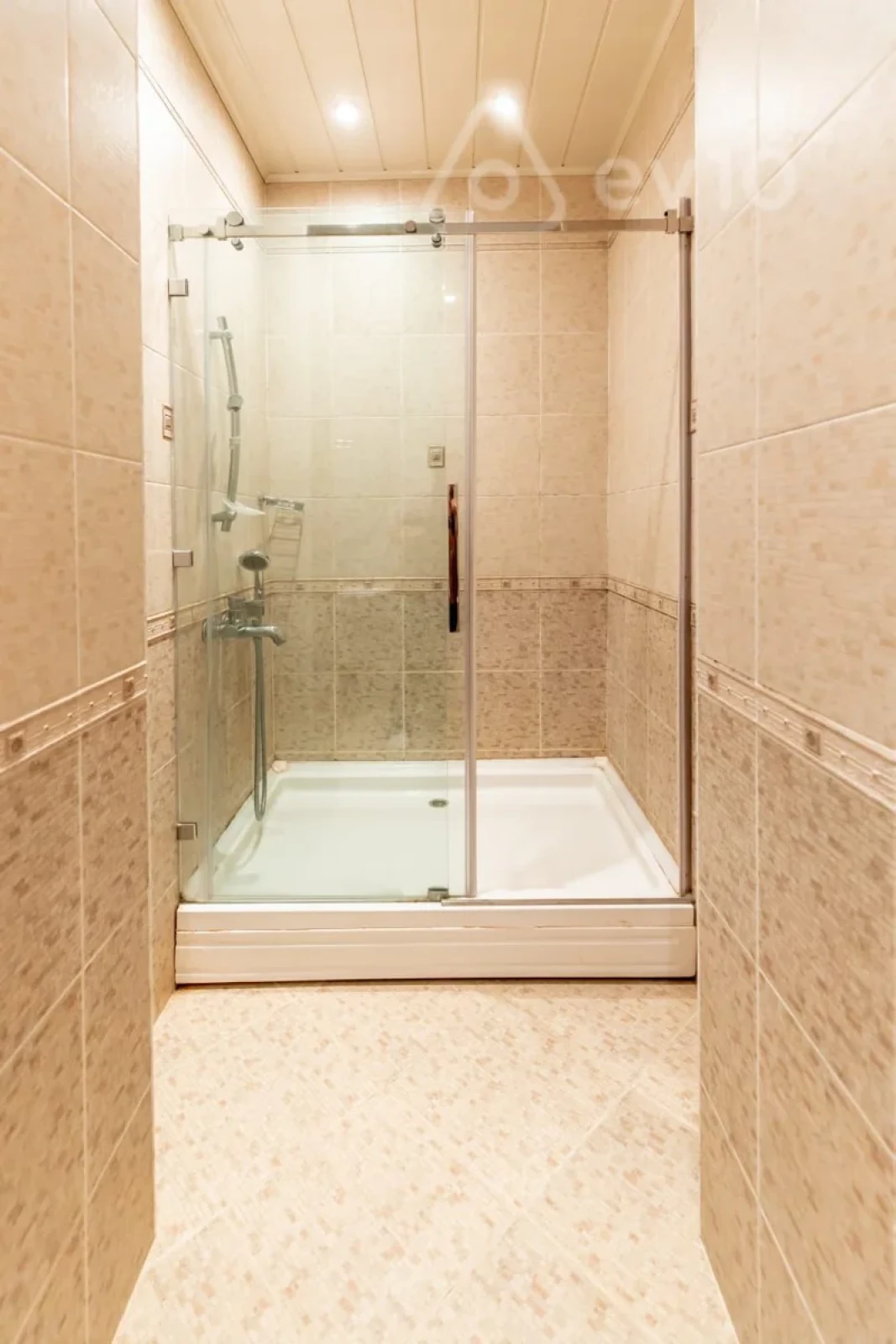 Satılır 6 otaqlı həyət evi 404.7 m²