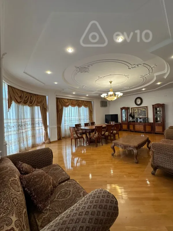 Satılır 3 otaqlı yeni tikili 170 m²