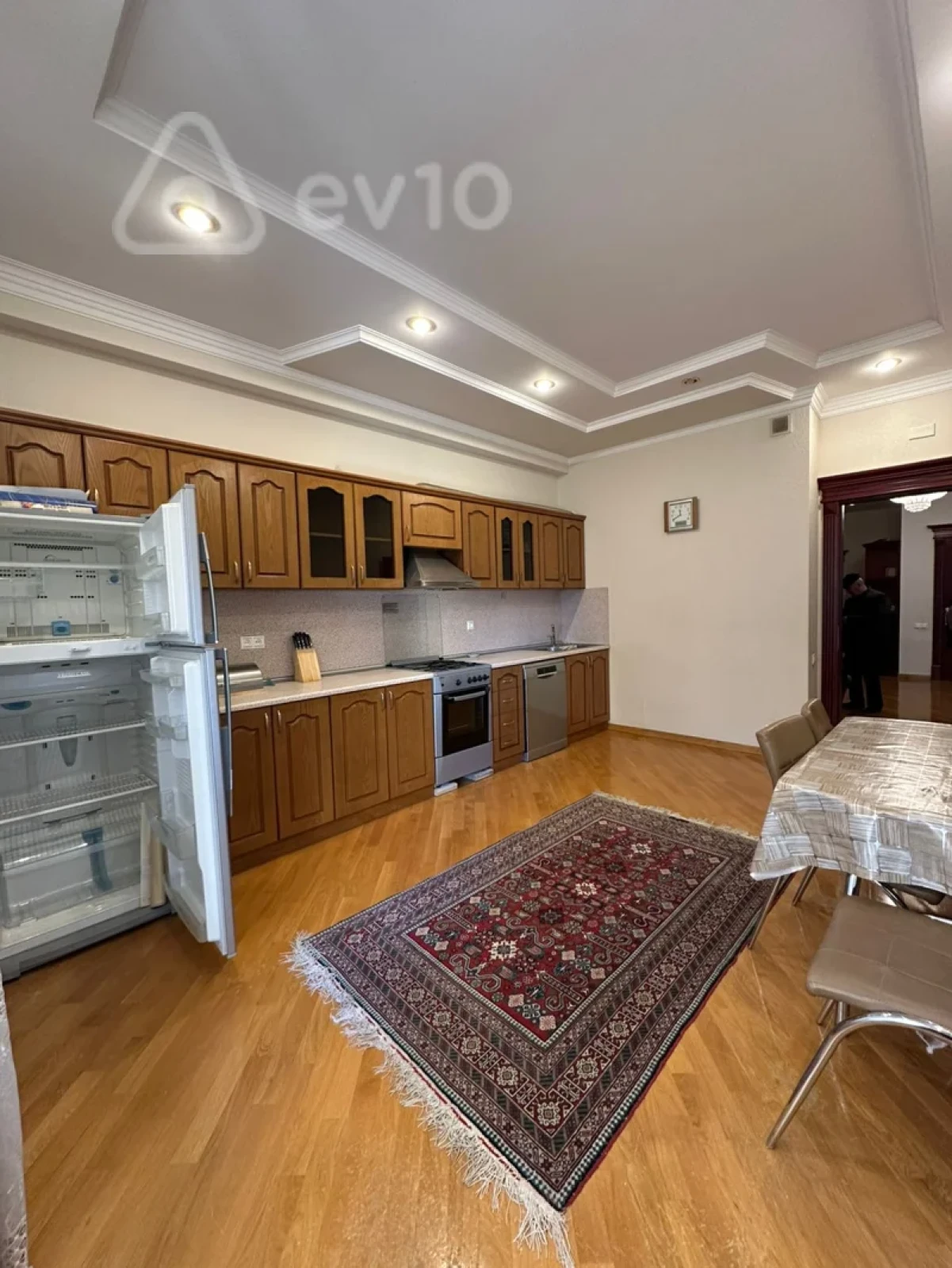 Satılır 3 otaqlı yeni tikili 170 m²