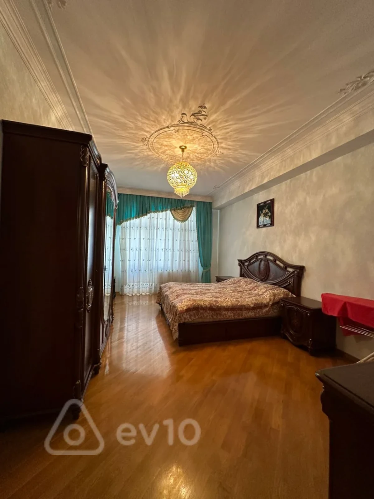 Satılır 3 otaqlı yeni tikili 170 m²