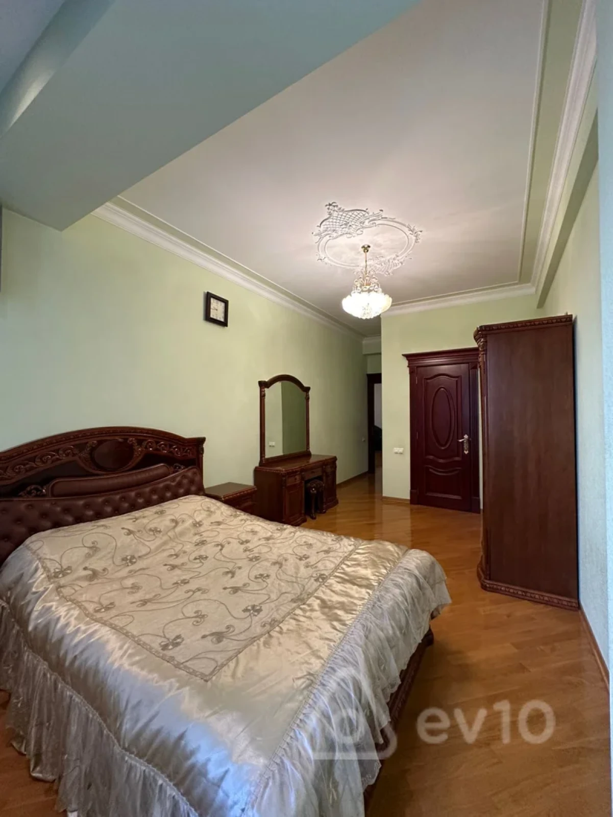 Satılır 3 otaqlı yeni tikili 170 m²