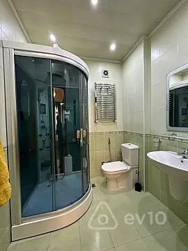 Satılır 3 otaqlı yeni tikili 170 m²