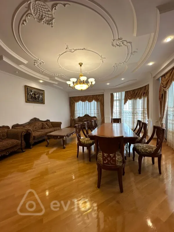 Satılır 3 otaqlı yeni tikili 170 m²