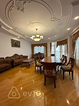 Satılır 3 otaqlı yeni tikili 170 m²