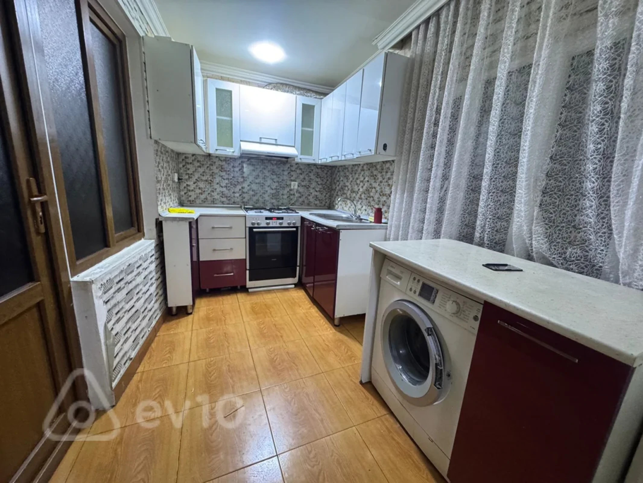 Kirayə verilir 4 otaqlı həyət evi 280 m²