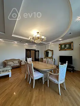 Satılır 4 otaqlı yeni tikili 180 m²