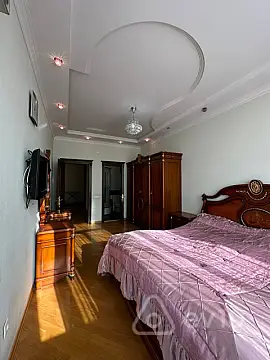Satılır 4 otaqlı yeni tikili 180 m²