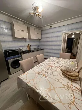 Kirayə verilir 2 otaqlı köhnə tikili 55 m²