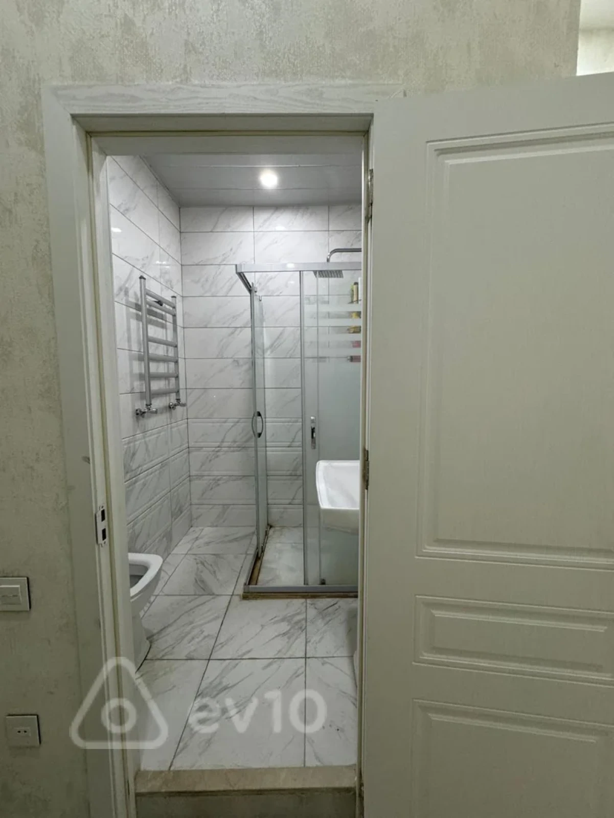 Kirayə verilir 2 otaqlı yeni tikili 70 m²