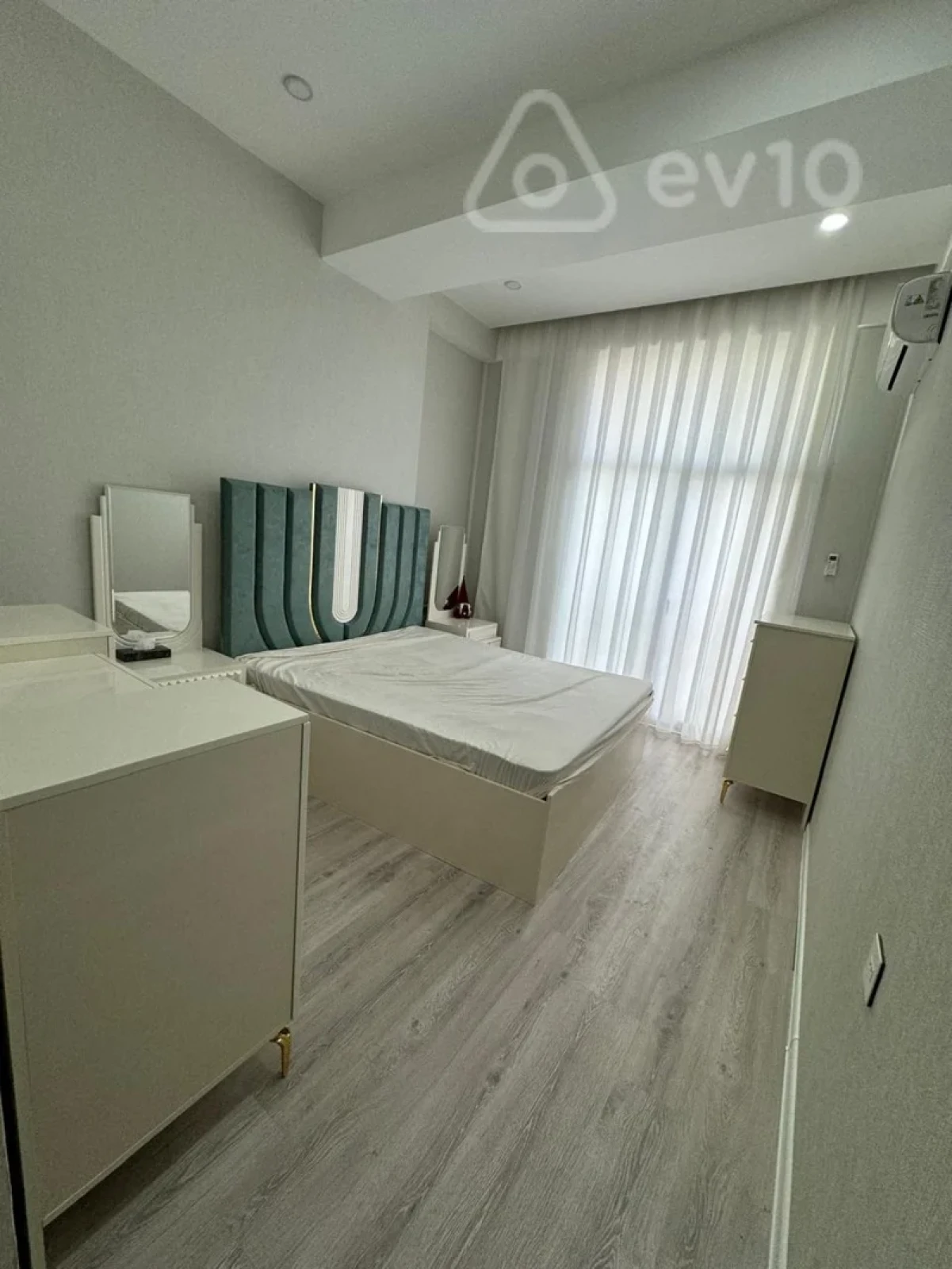 Kirayə verilir 2 otaqlı yeni tikili 70 m²