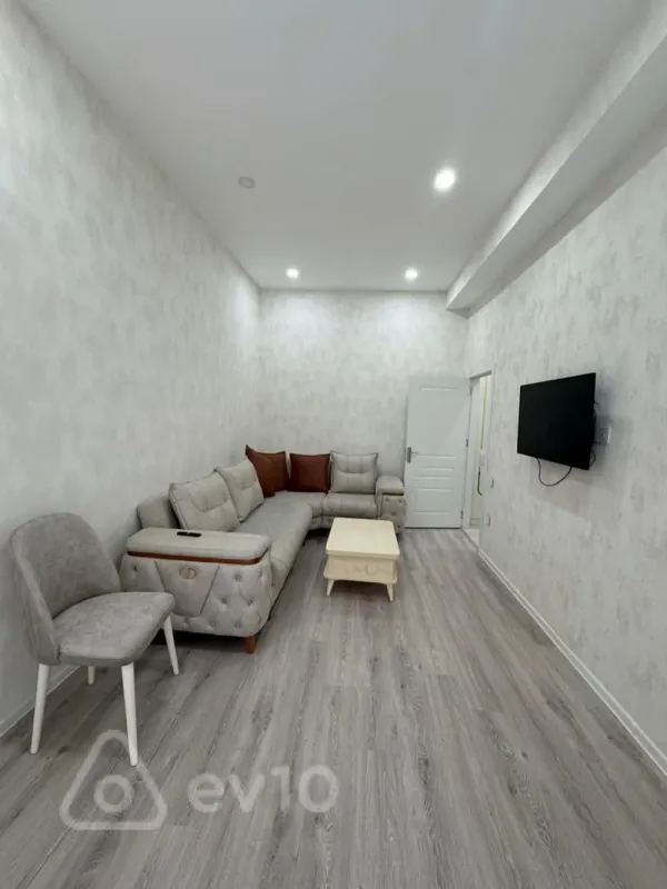 Kirayə verilir 2 otaqlı yeni tikili 70 m²