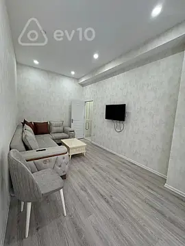 Kirayə verilir 2 otaqlı yeni tikili 70 m²