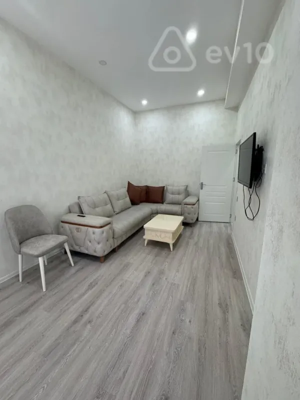 Kirayə verilir 2 otaqlı yeni tikili 70 m²