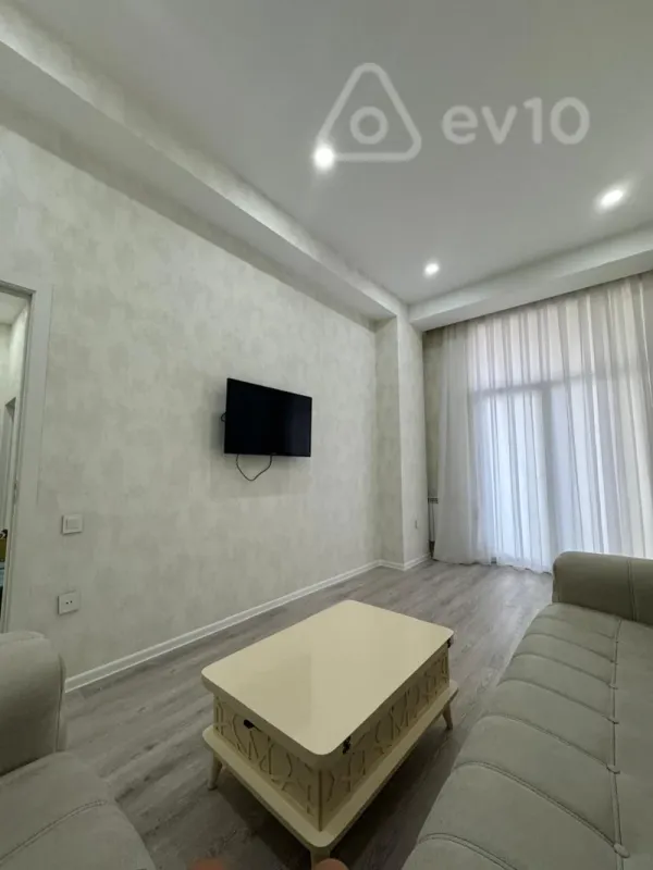 Kirayə verilir 2 otaqlı yeni tikili 70 m²