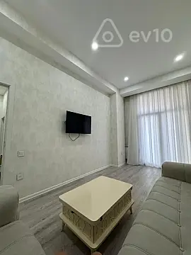 Kirayə verilir 2 otaqlı yeni tikili 70 m²