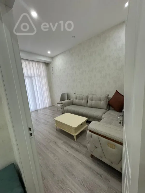 Kirayə verilir 2 otaqlı yeni tikili 70 m²