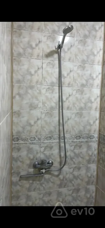 Kirayə verilir 2 otaqlı köhnə tikili 55 m²