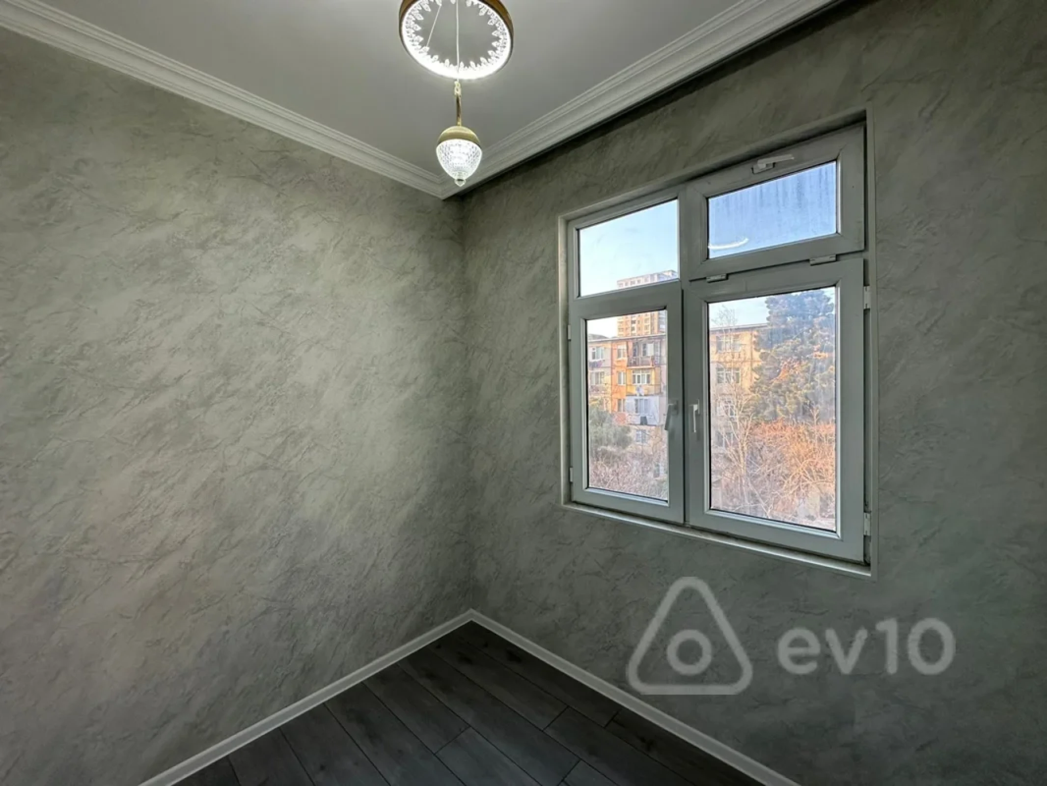 Satılır 3 otaqlı köhnə tikili 50 m²