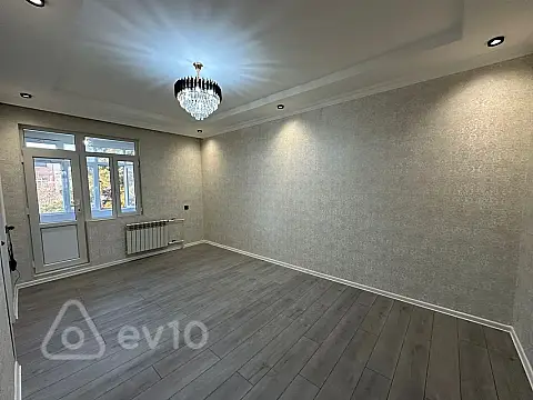 Satılır 3 otaqlı köhnə tikili 50 m²