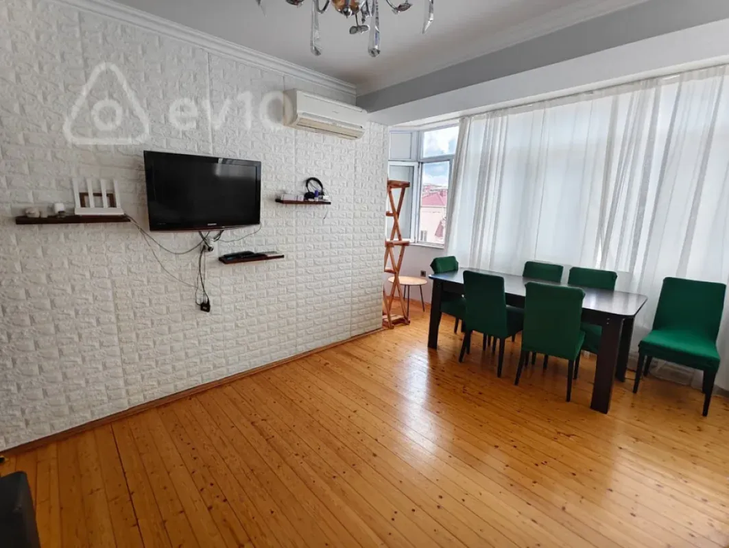 Satılır 3 otaqlı yeni tikili 90 m²