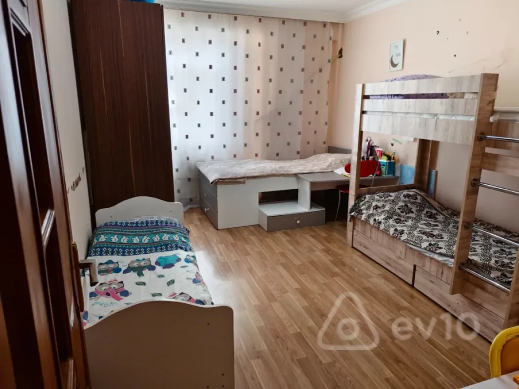 Satılır 3 otaqlı yeni tikili 90 m²