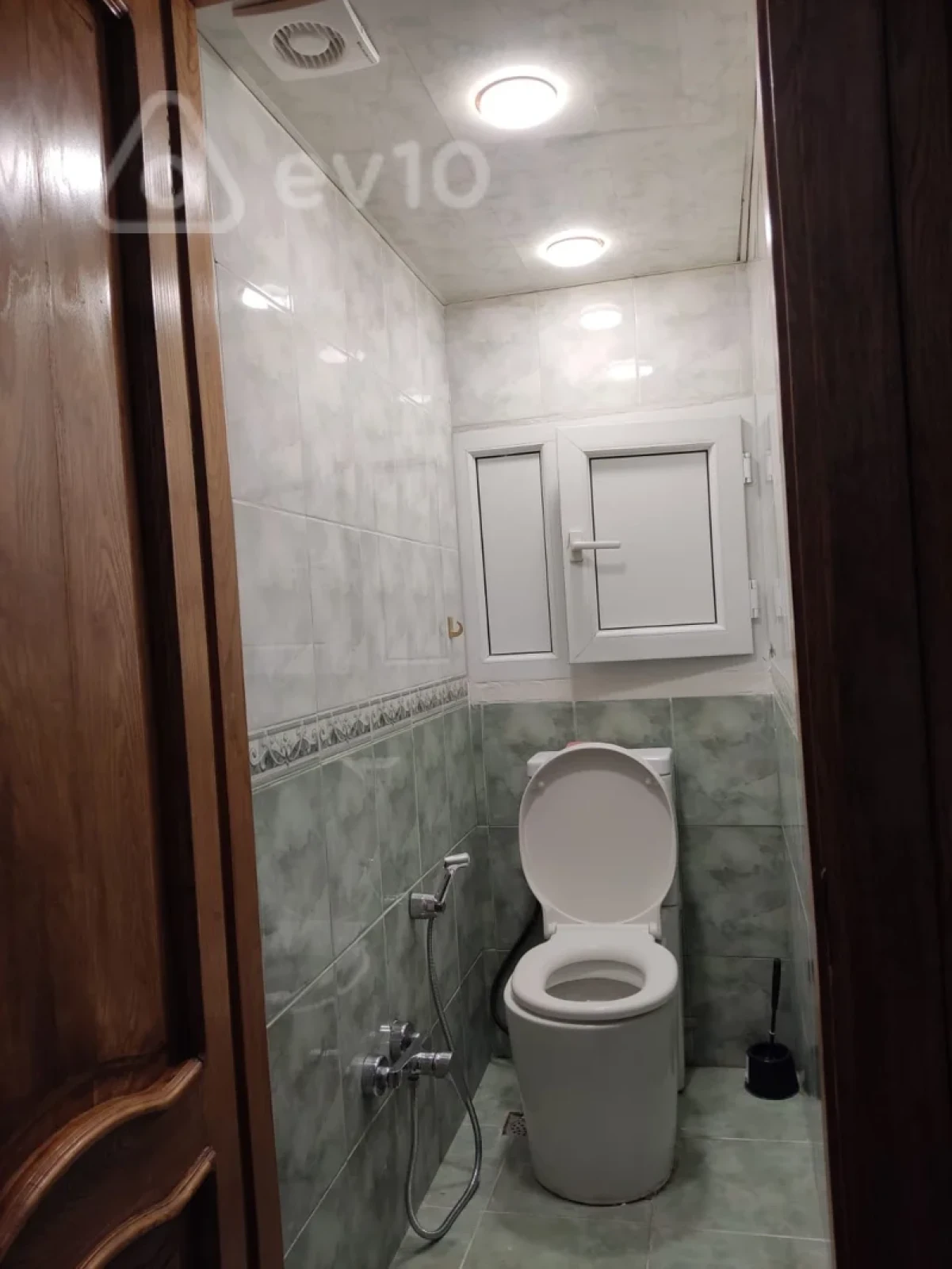 Satılır 2 otaqlı köhnə tikili 60 m²