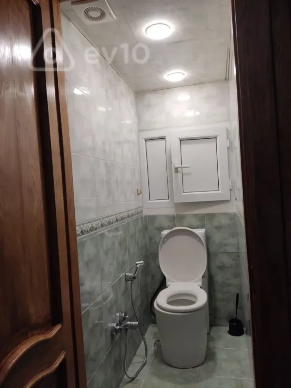 Satılır 2 otaqlı köhnə tikili 60 m²