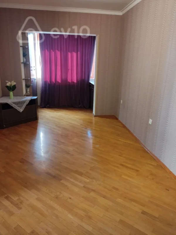 Satılır 2 otaqlı köhnə tikili 60 m²