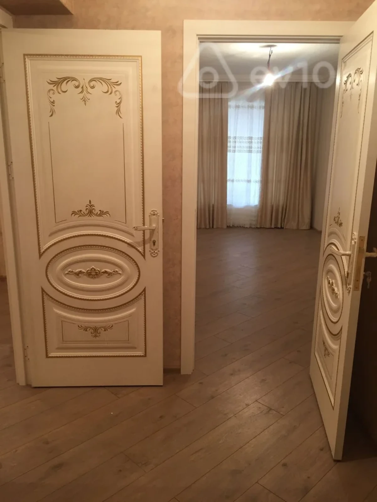 Kirayə verilir 2 otaqlı yeni tikili 60 m²