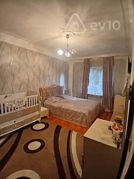 Satılır 3 otaqlı köhnə tikili 80 m²