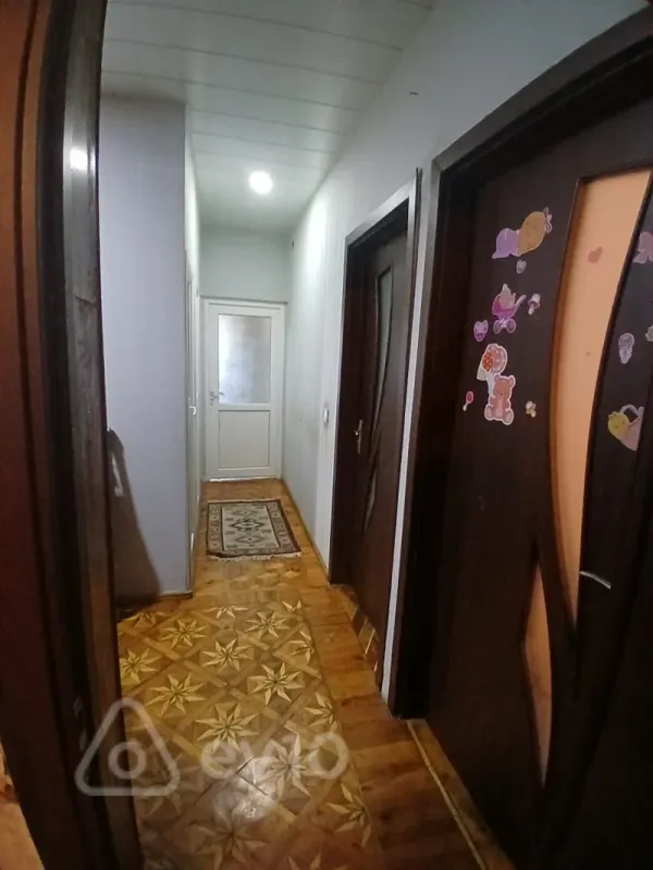 Satılır 3 otaqlı köhnə tikili 80 m²