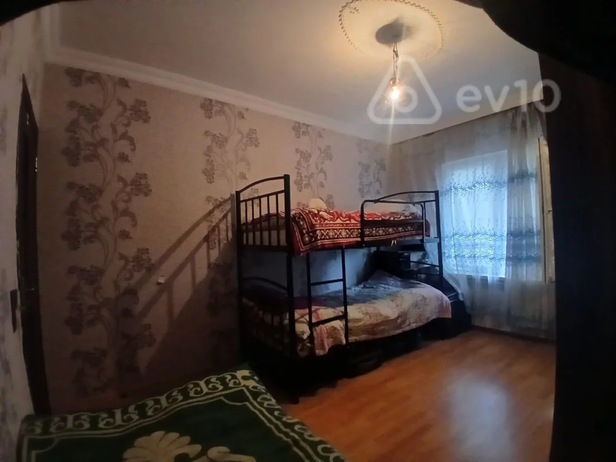 Satılır 3 otaqlı köhnə tikili 80 m²