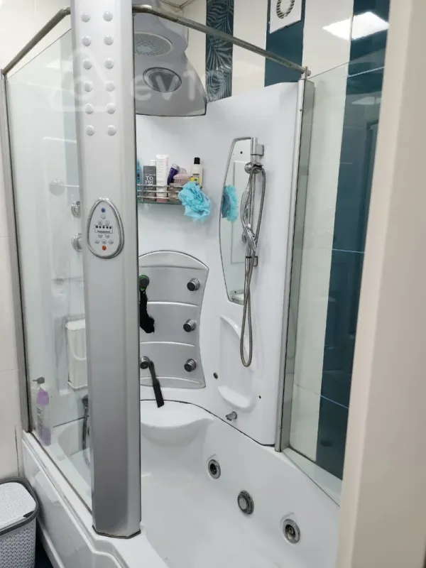 Kirayə verilir 3 otaqlı yeni tikili 130 m²