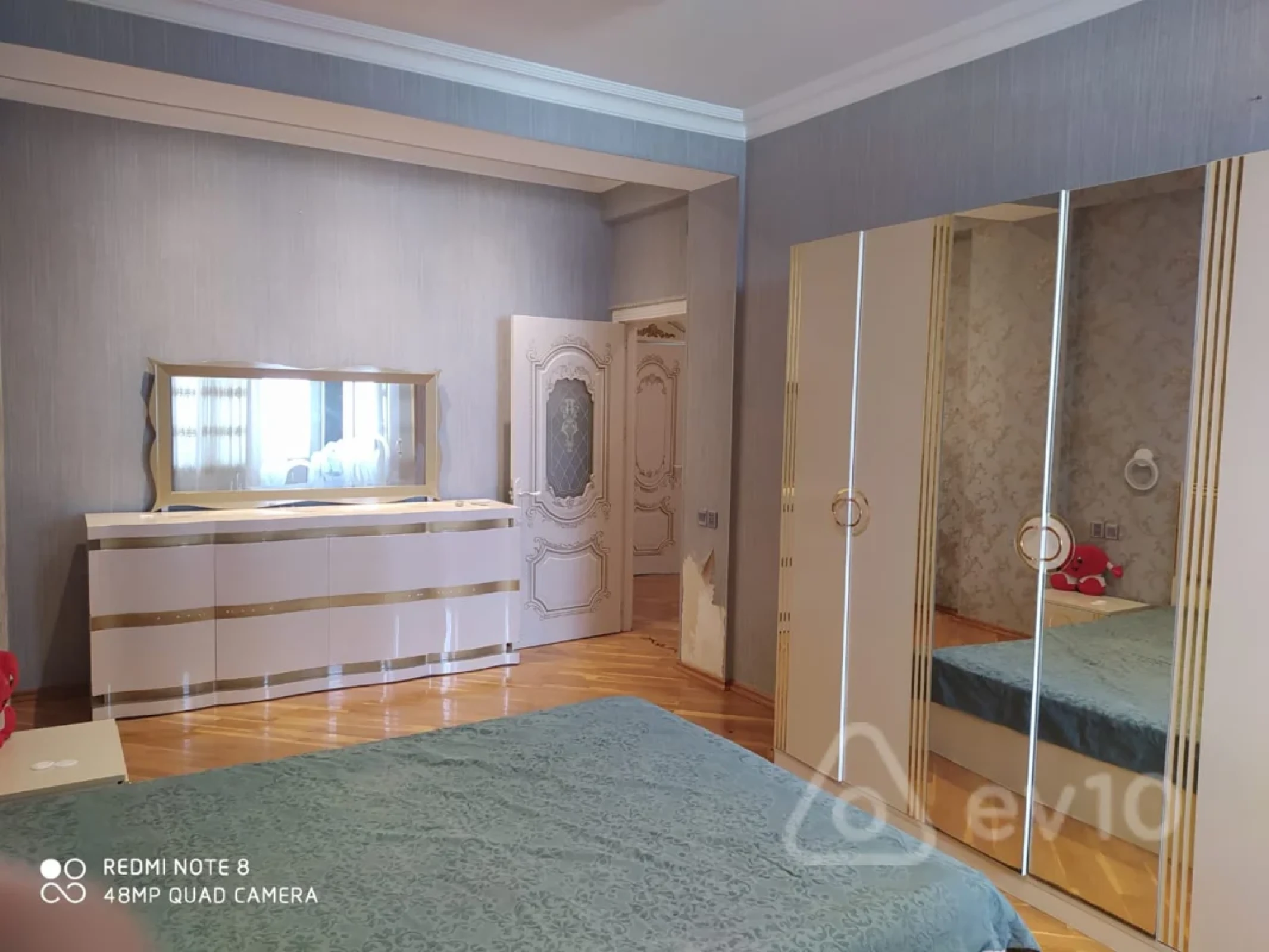Kirayə verilir 3 otaqlı yeni tikili 130 m²