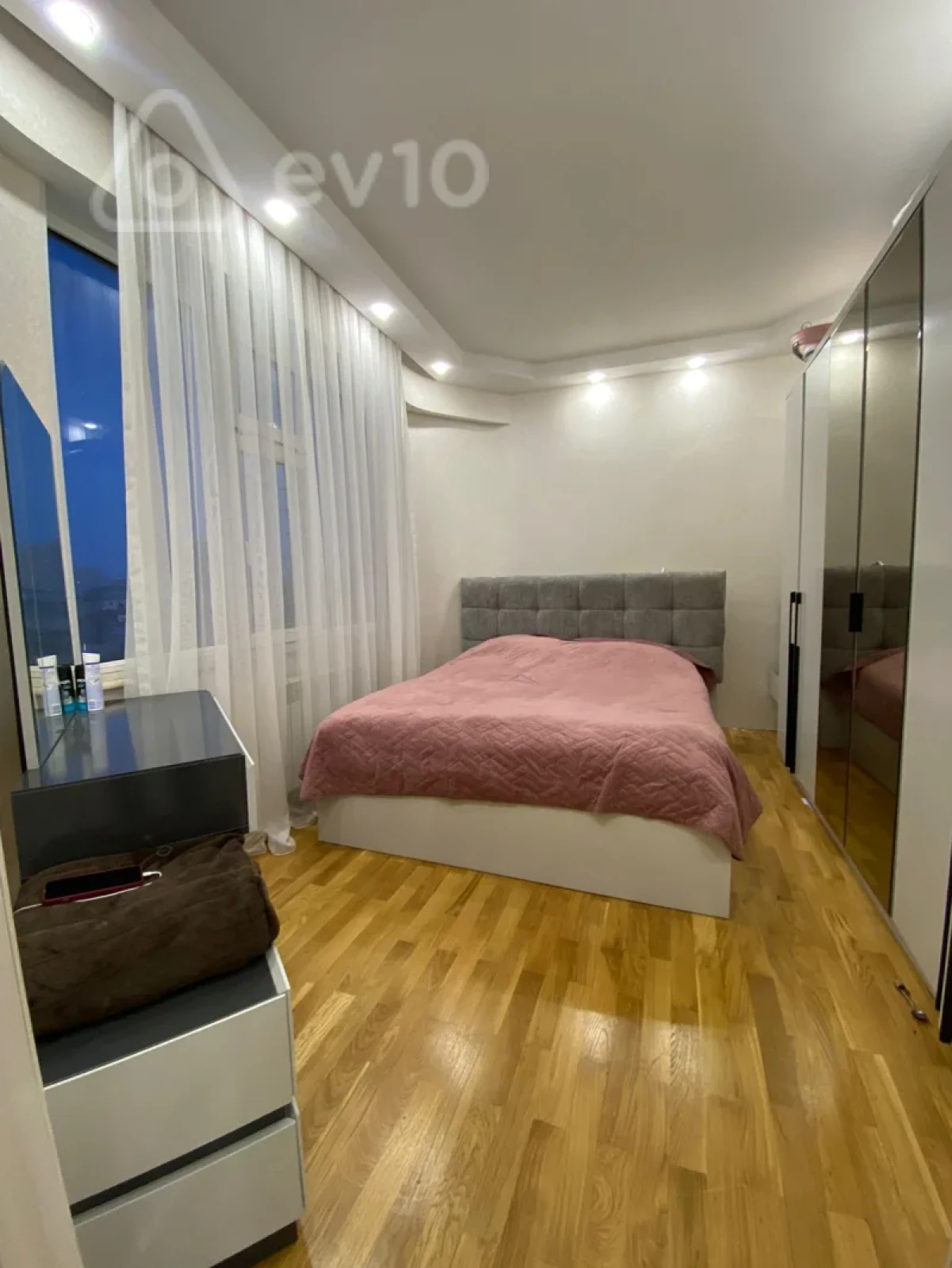 Satılır 3 otaqlı yeni tikili 85 m²