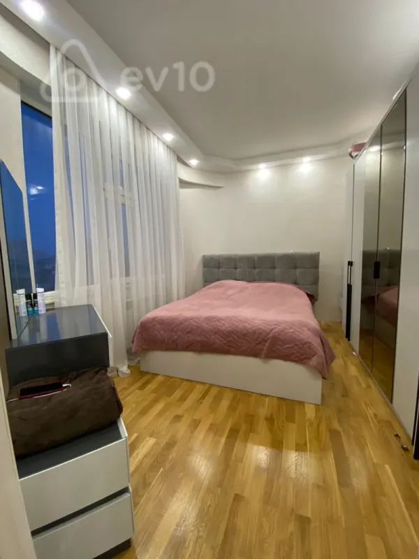 Satılır 3 otaqlı yeni tikili 85 m²