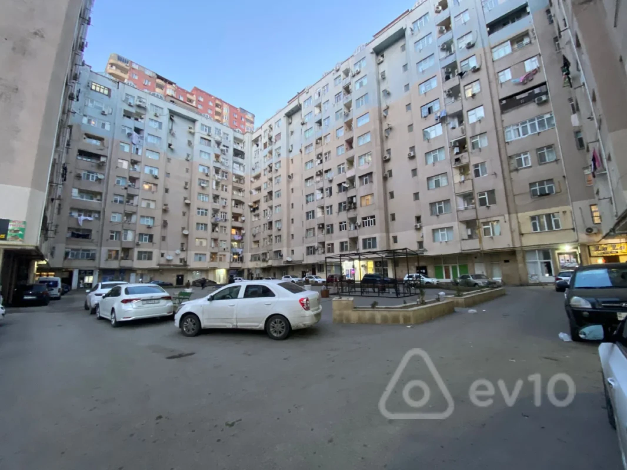 Satılır 3 otaqlı yeni tikili 85 m²