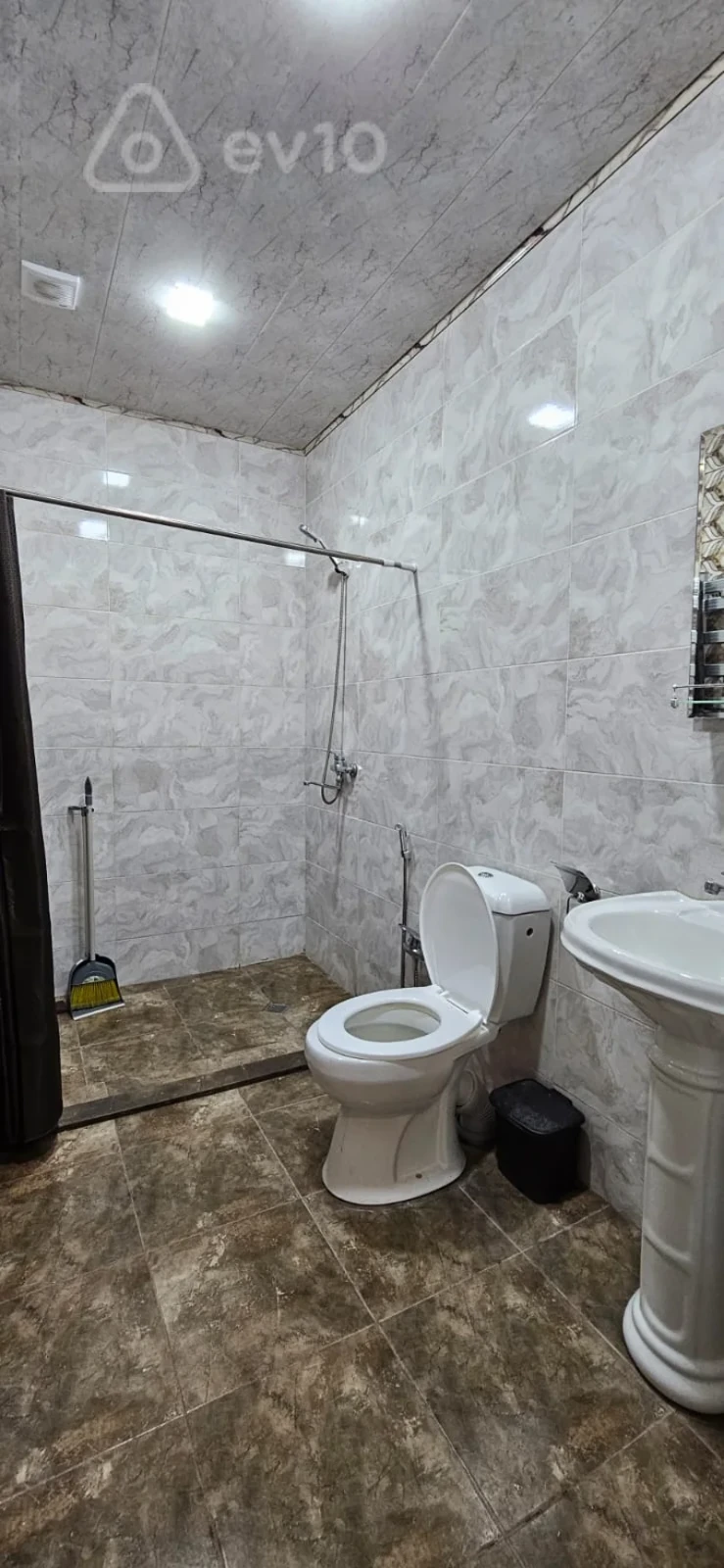 Kirayə verilir 2 otaqlı yeni tikili 75 m²
