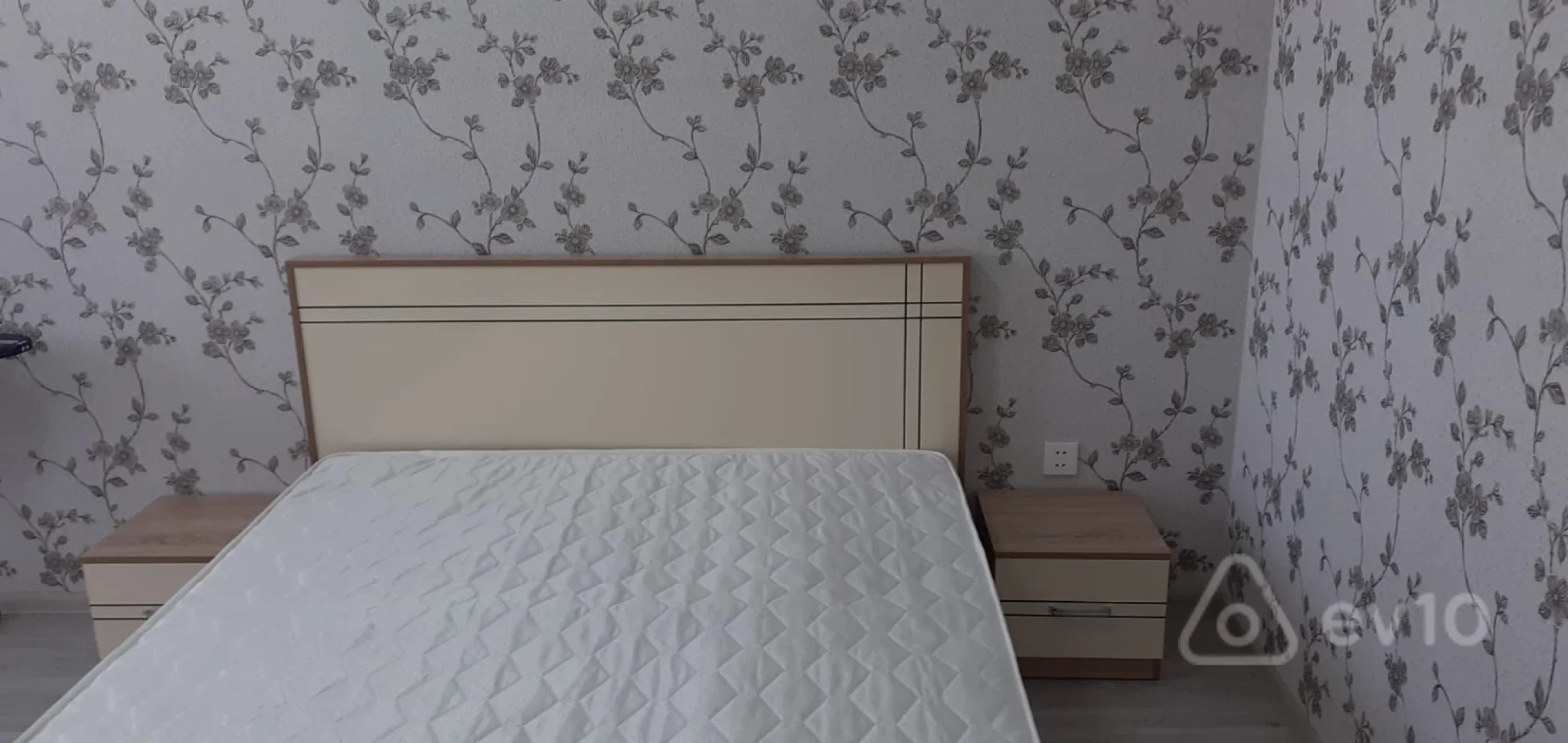 Kirayə verilir 2 otaqlı yeni tikili 75 m²