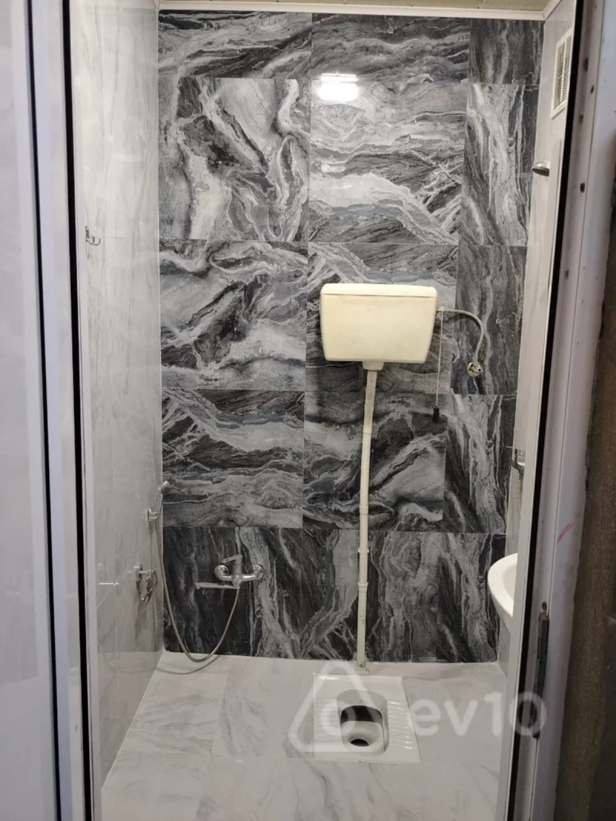 Kirayə verilir 1 otaqlı köhnə tikili 30 m²