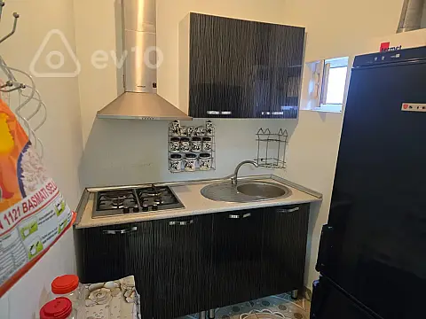 Kirayə verilir 1 otaqlı köhnə tikili 50 m²