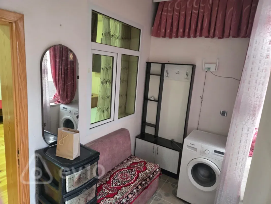 Kirayə verilir 1 otaqlı köhnə tikili 50 m²