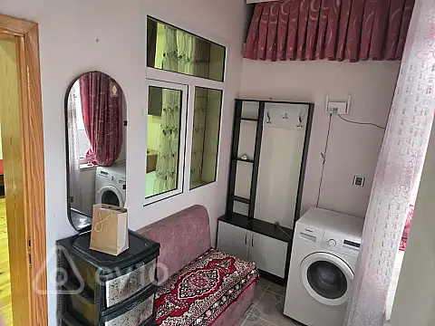 Kirayə verilir 1 otaqlı köhnə tikili 50 m²